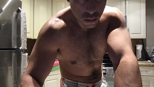 BigGuyMuscle online show from June 16, 4:48 am