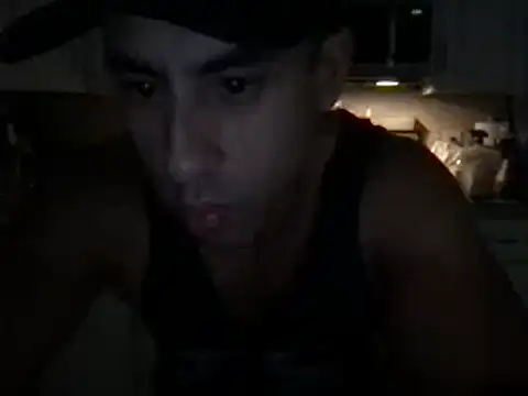 Snapshot of BigGuyMuscle chatting on December 31, 3:23 am BigGuyMuscle online show from December 31, 3:23 am