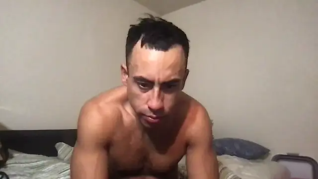 Snapshot of BigGuyMuscle chatting on October 24, 5:20 am BigGuyMuscle online show from October 24, 5:20 am