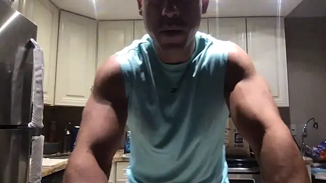 BigGuyMuscle online show from June 11, 3:59 am