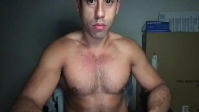 Snapshot of BigGuyMuscle chatting on February 5, 7:39 am BigGuyMuscle online show from February 5, 7:39 am