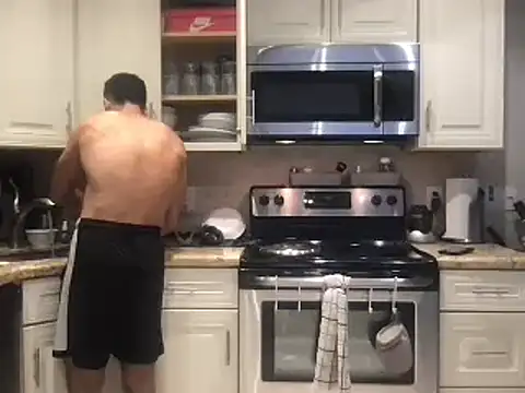 Snapshot of BigGuyMuscle chatting on January 13, 1:49 pm BigGuyMuscle online show from January 13, 1:49 pm