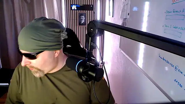 DerPornoPete online show from May 2, 7:38 pm