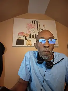 Lonelynudist59 online show from March 13, 11:29 am