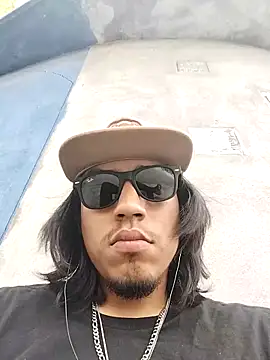 AlexAlejandro13 online show from April 1, 11:02 pm