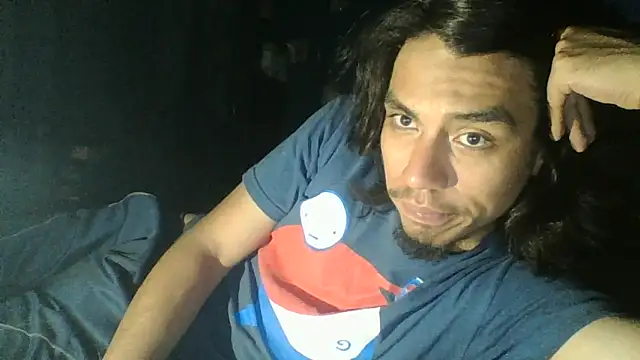 AlexAlejandro13 online show from April 28, 7:13 am