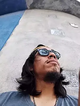 AlexAlejandro13 online show from April 26, 9:33 pm