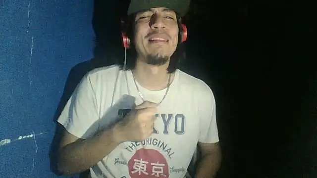 AlexAlejandro13 online show from October 11, 8:18 am