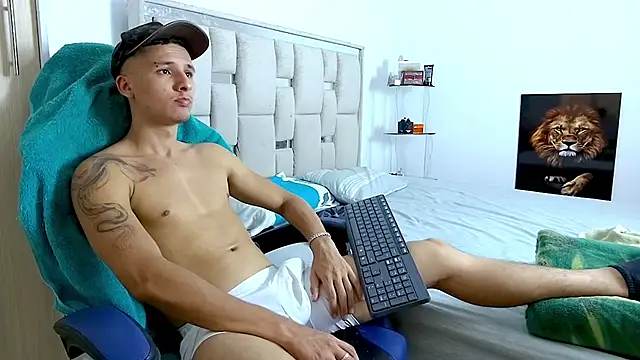 Andrew lovely18 online show from March 21, 9:19 pm