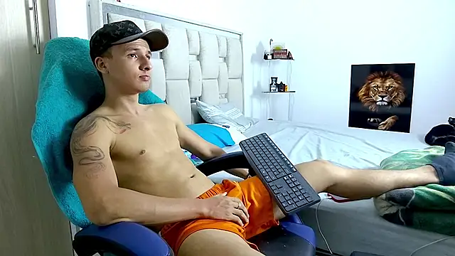 Andrew lovely18 online show from March 16, 2:18 am