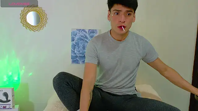 Snapshot of Jhonny_horny1 chatting on October 11, 5:22 am Jhonny horny1 online show from October 11, 5:22 am