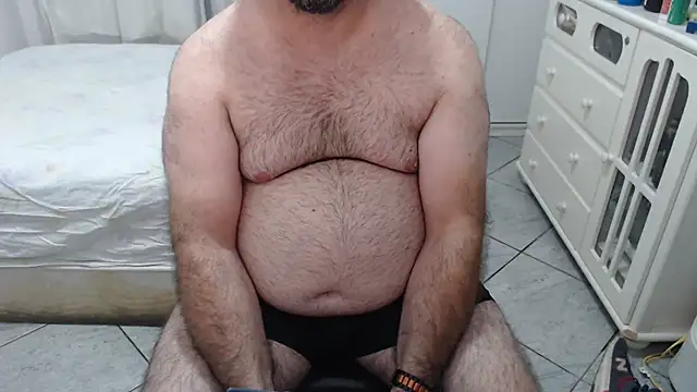 Snapshot of MysterBearMG chatting on October 26, 2:13 am MysterBearMG online show from October 26, 2:13 am