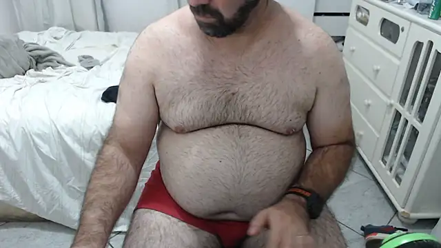 Snapshot of MysterBearMG chatting on October 21, 1:31 am MysterBearMG online show from October 21, 1:31 am