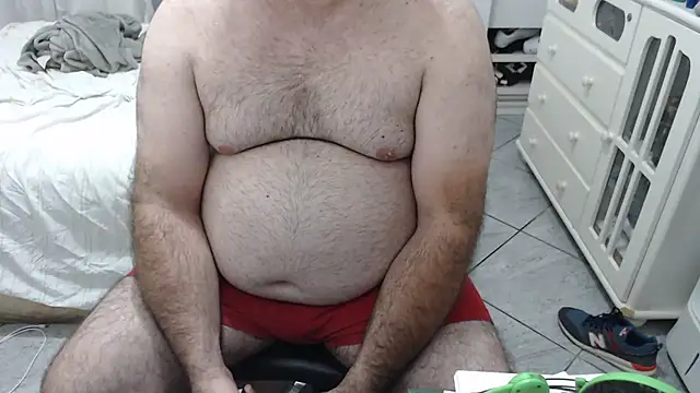 Snapshot of MysterBearMG chatting on October 16, 11:02 pm MysterBearMG online show from October 16, 11:02 pm