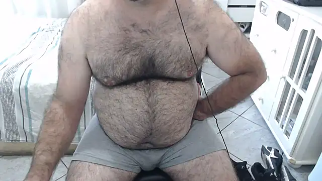 MysterBearMG online show from April 19, 6:54 pm