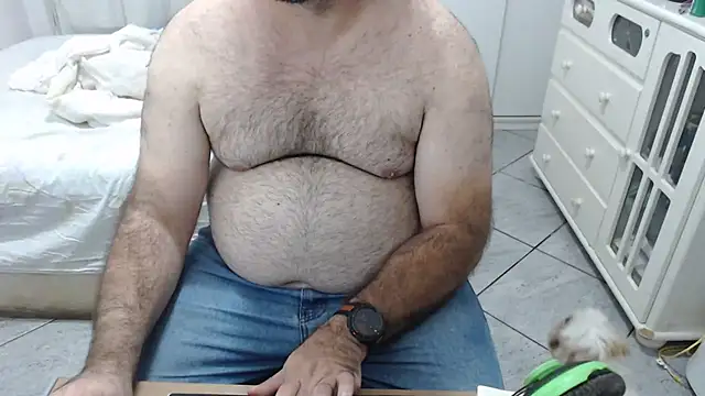 Snapshot of MysterBearMG chatting on October 30, 9:27 pm MysterBearMG online show from October 30, 9:27 pm