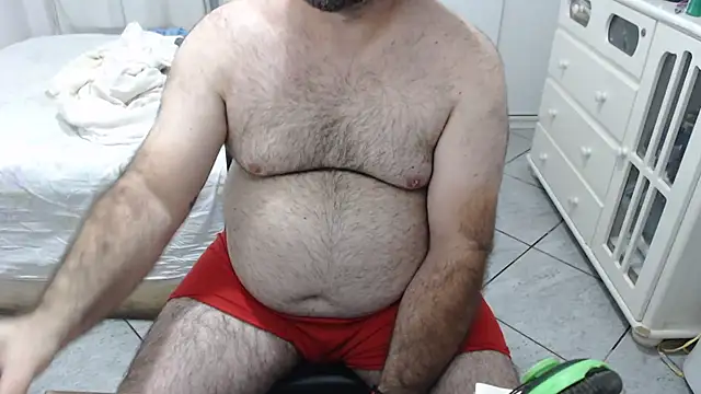 Snapshot of MysterBearMG chatting on October 31, 11:41 pm MysterBearMG online show from October 31, 11:41 pm