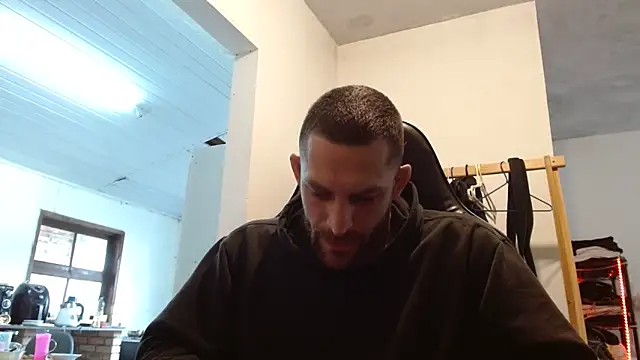 Snapshot of surfdog_95 chatting on October 19, 3:37 pm surfdog 95 online show from October 19, 3:37 pm