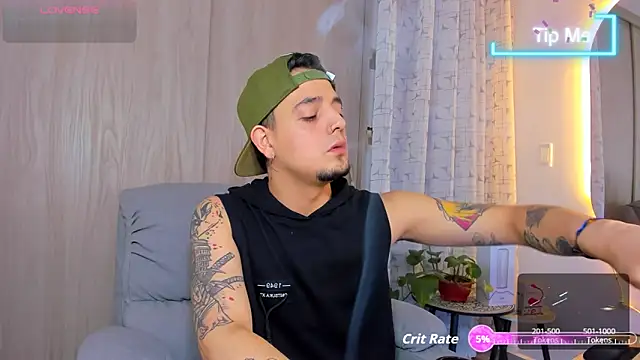 Snapshot of alejandro_calderon1 chatting on September 22, 4:12 am alejandro calderon1 online show from September 22, 4:12 am