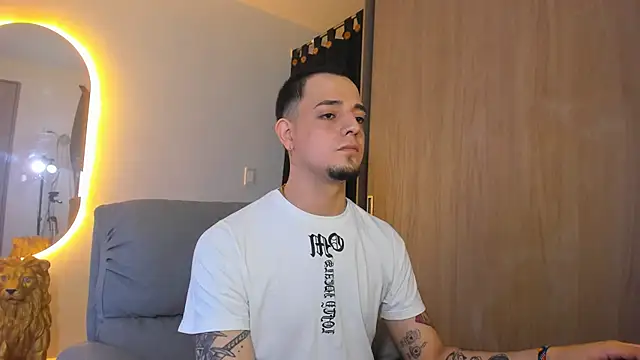 Snapshot of alejandro_calderon1 chatting on January 29, 1:48 am alejandro calderon1 online show from January 29, 1:48 am