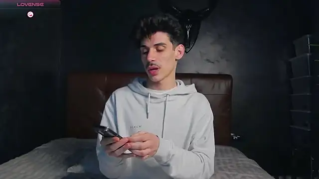 DanielCrush1 online show from March 22, 11:26 am