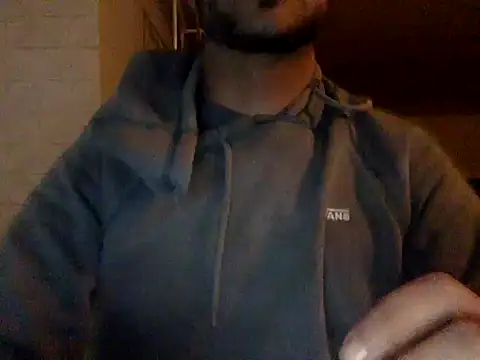 SMOKERBEASTBR online show from March 10, 11:11 pm