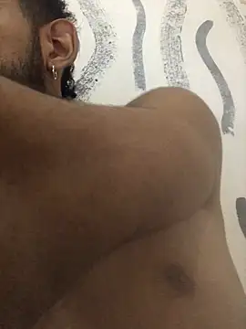 Snapshot of Alessandro__Rossi chatting on February 21, 4:59 pm Alessandro Rossi online show from February 21, 4:59 pm