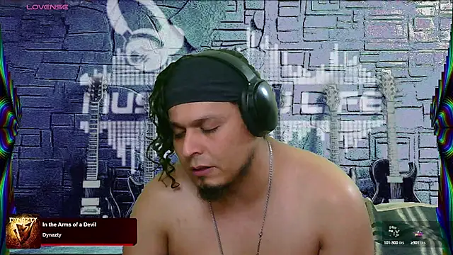 Snapshot of chino_roz chatting on February 18, 5:00 pm chino roz online show from February 18, 5:00 pm