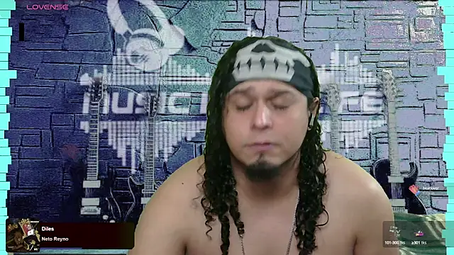 Snapshot of chino_roz chatting on January 2, 6:40 am chino roz online show from January 2, 6:40 am
