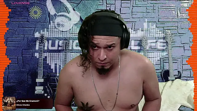 Snapshot of chino_roz chatting on December 21, 1:58 am chino roz online show from December 21, 1:58 am