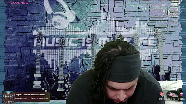 Snapshot of chino_roz chatting on December 18, 11:19 pm chino roz online show from December 18, 11:19 pm