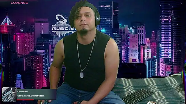 Snapshot of chino_roz chatting on February 22, 8:48 pm chino roz online show from February 22, 8:48 pm