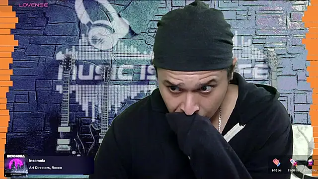 Snapshot of chino_roz chatting on December 24, 1:38 am chino roz online show from December 24, 1:38 am