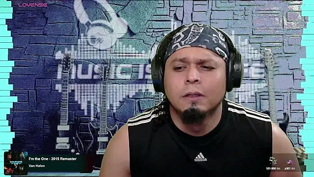 Snapshot of chino_roz chatting on January 3, 2:19 pm chino roz online show from January 3, 2:19 pm