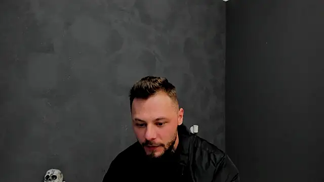 Snapshot of BrianHunts chatting on January 7, 6:06 am BrianHunts online show from January 7, 6:06 am