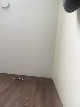 Leon Wild online show from March 31, 8:54 pm