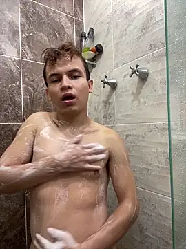 Leon Wild online show from April 7, 2:17 pm