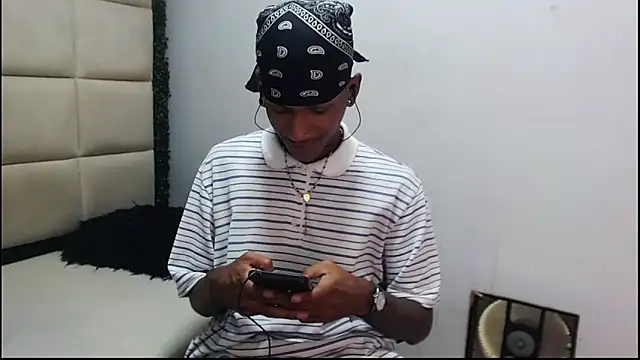 Snapshot of ManSant chatting on January 5, 3:02 pm ManSant online show from January 5, 3:02 pm