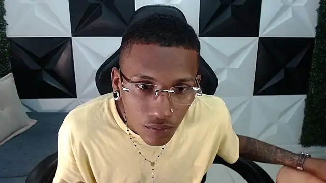 Snapshot of ManSant chatting on January 20, 2:25 pm ManSant online show from January 20, 2:25 pm