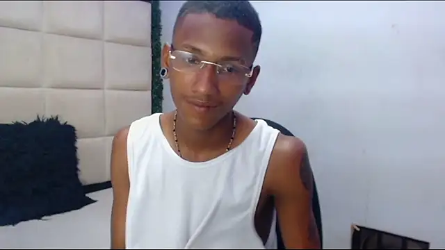 Snapshot of ManSant chatting on February 1, 3:18 pm ManSant online show from February 1, 3:18 pm