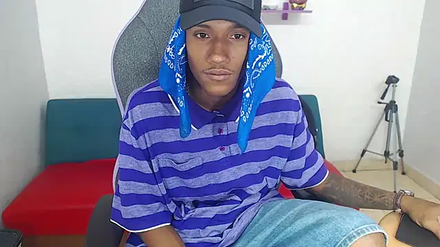 Snapshot of ManSant chatting on March 5, 3:07 pm ManSant online show from March 5, 3:07 pm