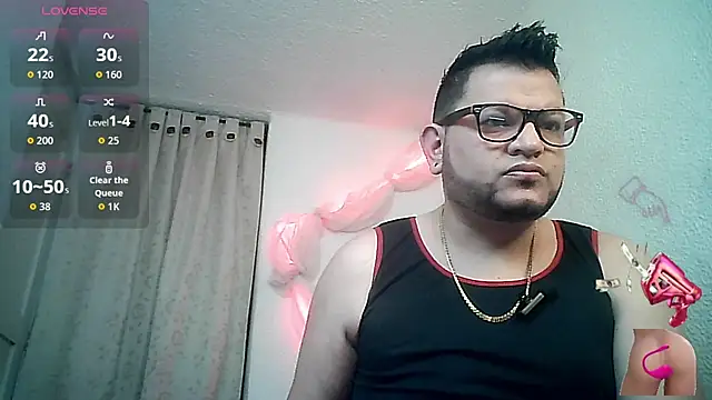 Snapshot of SexDiffrent chatting on September 13, 8:54 pm SexDiffrent online show from September 13, 8:54 pm