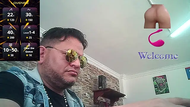 Snapshot of SexDiffrent chatting on October 13, 8:37 pm SexDiffrent online show from October 13, 8:37 pm