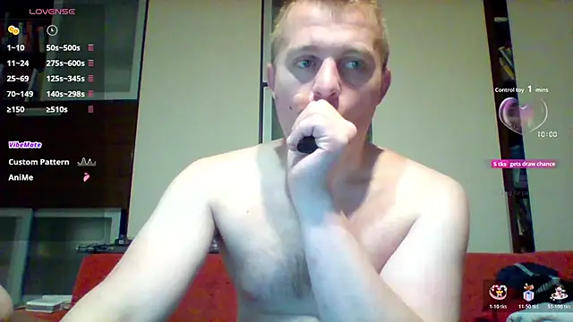Snapshot of Matttthees chatting on October 19, 8:45 pm Matttthees online show from October 19, 8:45 pm