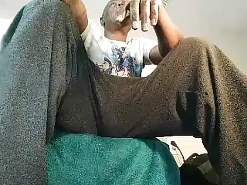 Snapshot of bobbiebone1@xh chatting on March 4, 5:13 pm bobbiebone1xh online show from March 4, 5:13 pm