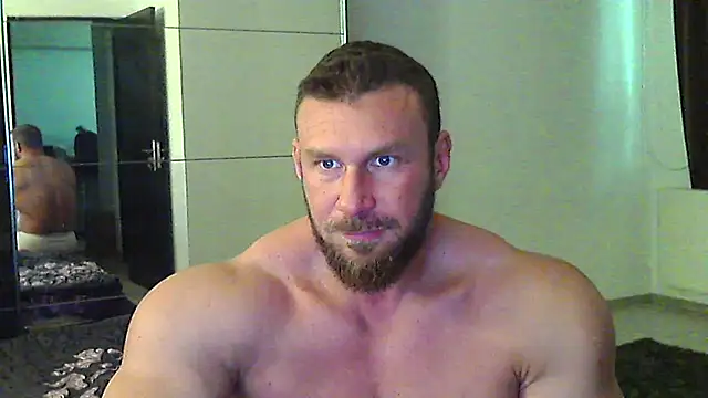 muscularkevin online show from April 20, 1:24 pm