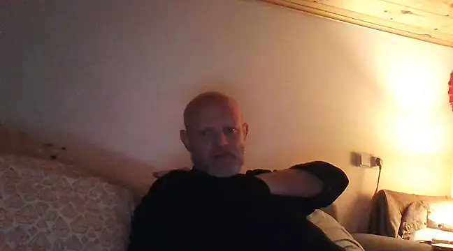 Snapshot of davigochi77bcn chatting on March 5, 10:23 pm davigochi77bcn online show from March 5, 10:23 pm