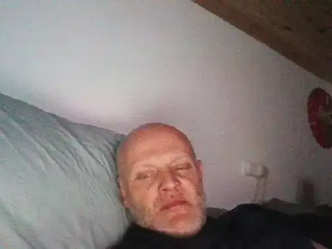 Snapshot of davigochi77bcn chatting on March 2, 9:52 pm davigochi77bcn online show from March 2, 9:52 pm
