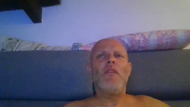 Snapshot of davigochi77bcn chatting on October 3, 9:31 pm davigochi77bcn online show from October 3, 9:31 pm
