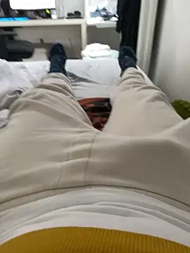 Snapshot of Luishorny19 chatting on February 14, 3:05 pm Luishorny19 online show from February 14, 3:05 pm